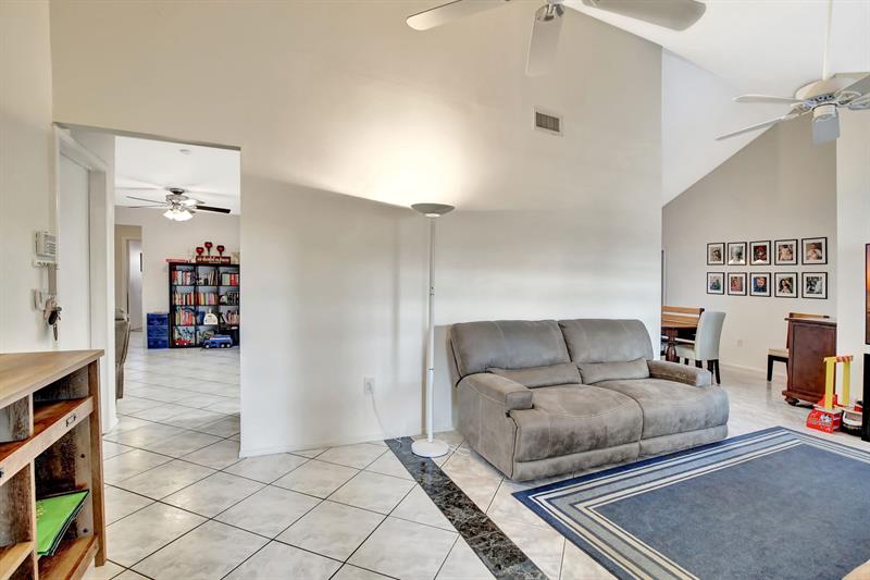 Image 8 of 43 For 11851 37th St