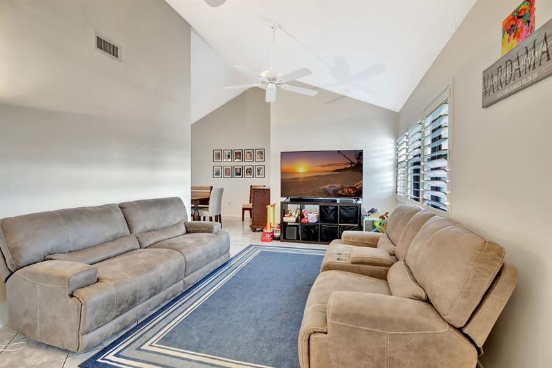 Image 9 of 43 For 11851 37th St