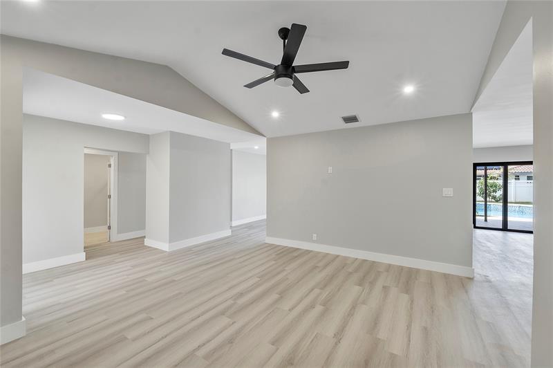Image 12 of 38 For 1024 83rd Dr