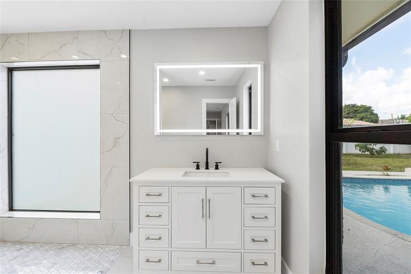 Image 22 of 38 For 1024 83rd Dr