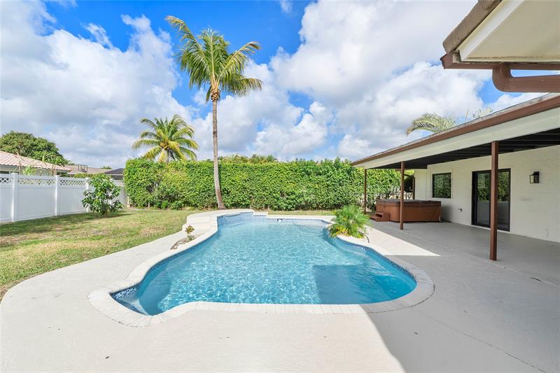 Image 30 of 38 For 1024 83rd Dr
