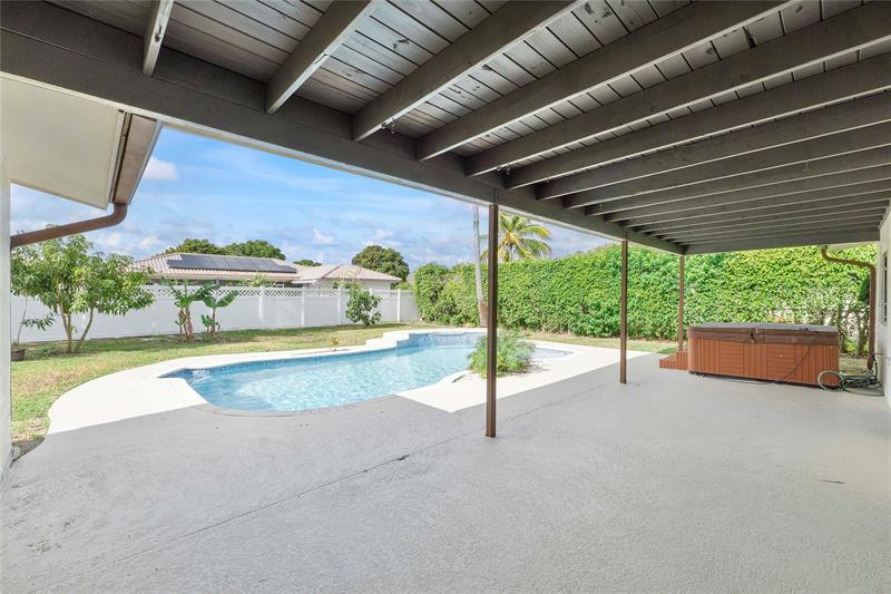 Image 32 of 38 For 1024 83rd Dr