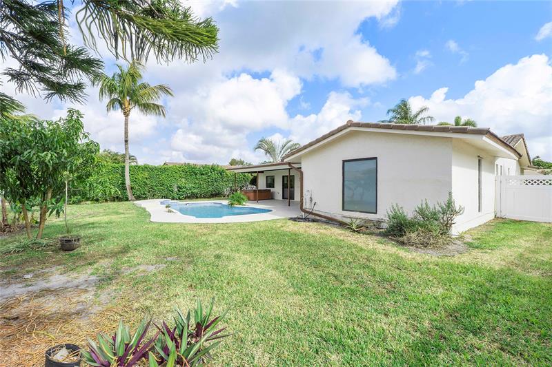 Image 35 of 38 For 1024 83rd Dr