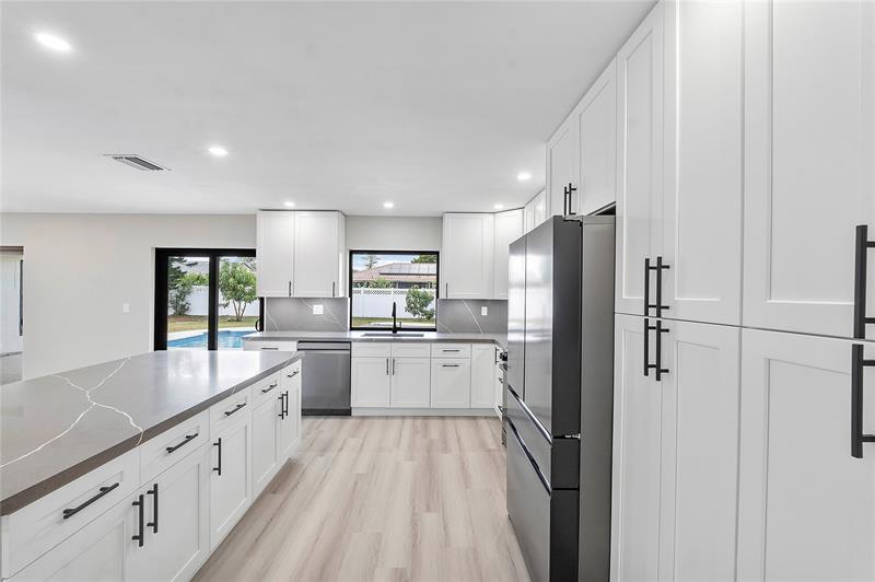 Image 6 of 38 For 1024 83rd Dr