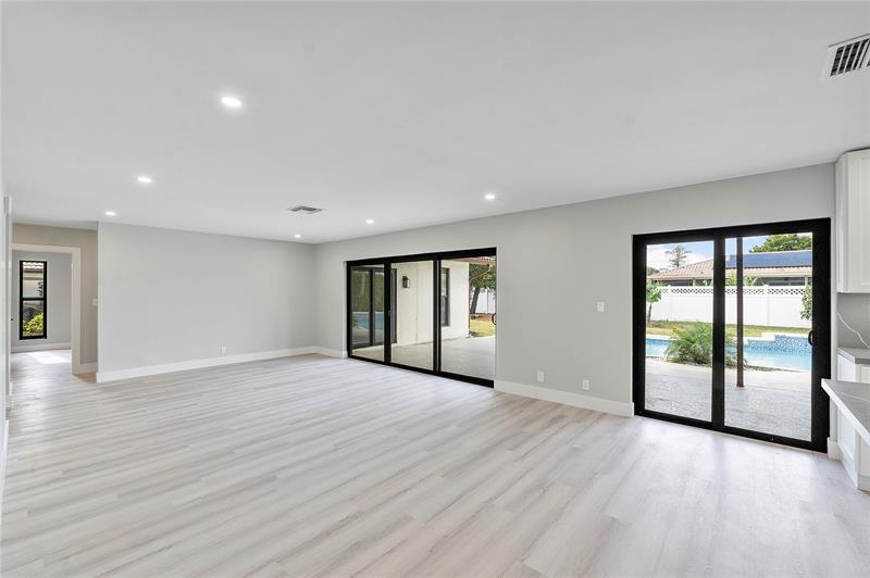 Image 9 of 38 For 1024 83rd Dr