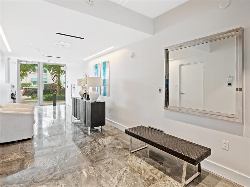 Image 5 of 47 For 133 Isle Of Venice Dr  201
