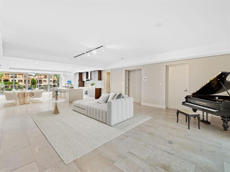 Image 6 of 47 For 133 Isle Of Venice Dr  201
