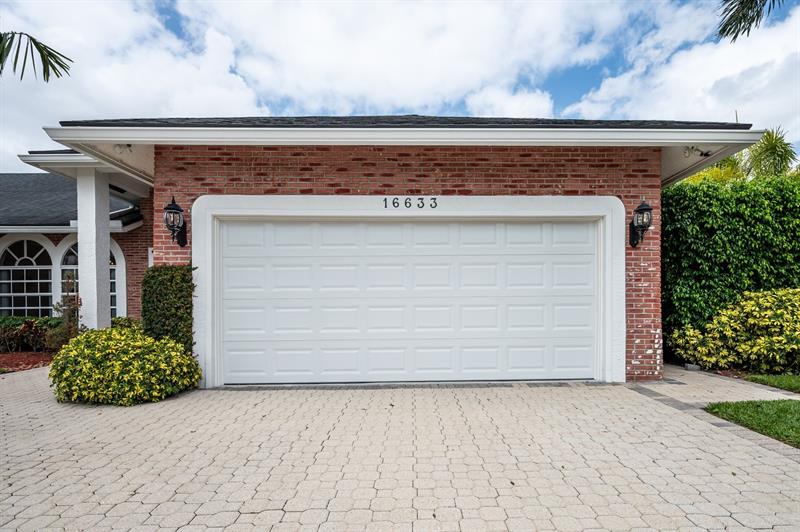 Image 38 of 60 For 16633 Golfview Dr