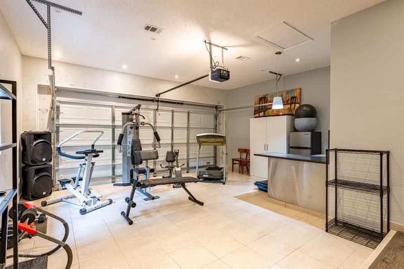 Image 40 of 60 For 16633 Golfview Dr