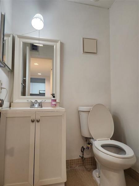 Image 12 of 47 For 3341 47th Ter  211