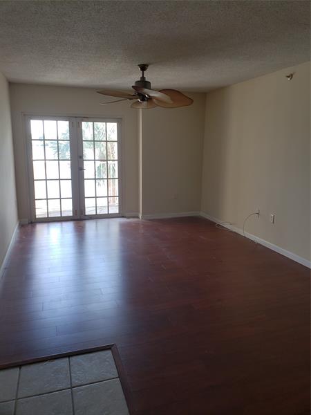 Image 14 of 17 For 5035 Wiles Rd  204