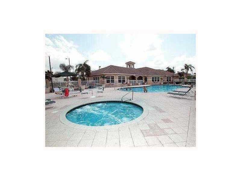 Image 4 of 17 For 5035 Wiles Rd  204