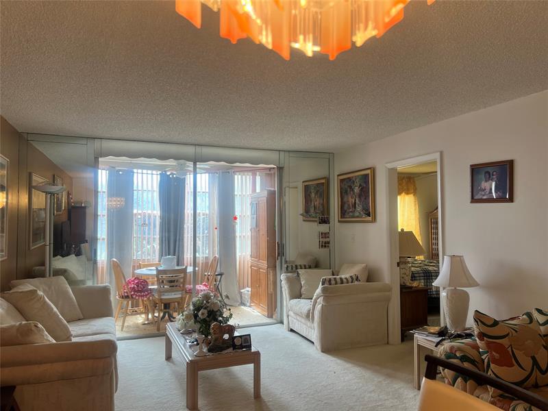 Image 10 of 22 For 9420 Sunrise Lakes Blvd  212