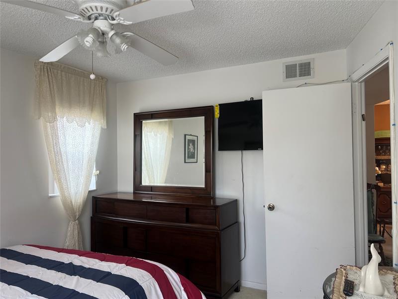 Image 14 of 22 For 9420 Sunrise Lakes Blvd  212