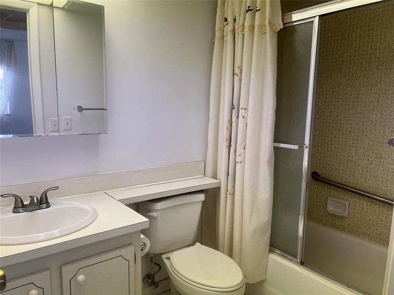 Image 18 of 22 For 9420 Sunrise Lakes Blvd  212