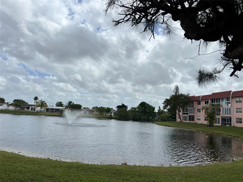 Image 4 of 22 For 9420 Sunrise Lakes Blvd  212