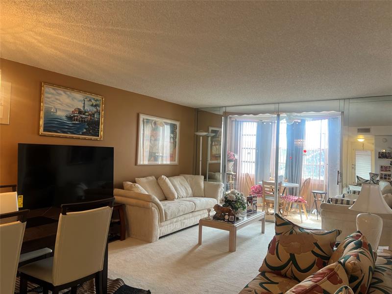 Image 9 of 22 For 9420 Sunrise Lakes Blvd  212