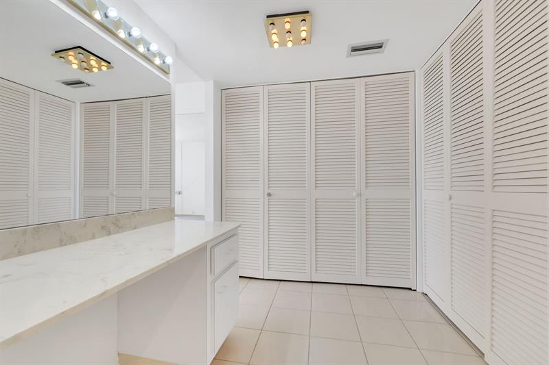 Image 16 of 34 For 750 Ocean Blvd  604