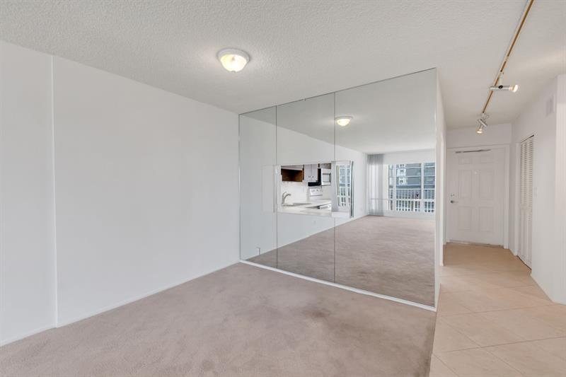 Image 20 of 34 For 750 Ocean Blvd  604