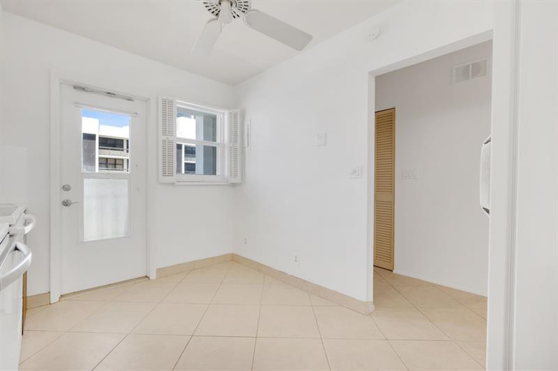 Image 25 of 34 For 750 Ocean Blvd  604