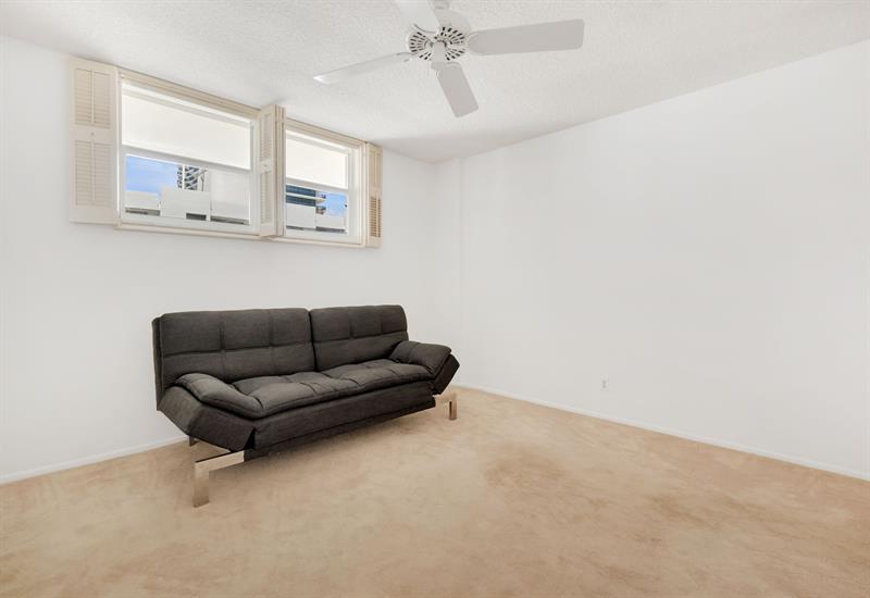 Image 29 of 34 For 750 Ocean Blvd  604