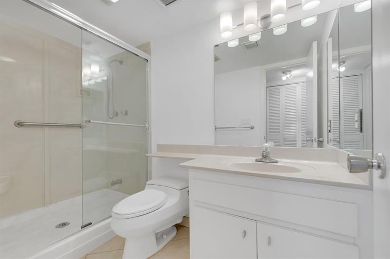 Image 30 of 34 For 750 Ocean Blvd  604