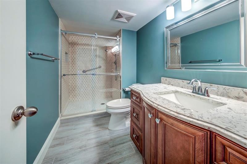 Image 11 of 19 For 370 76th Ave  202