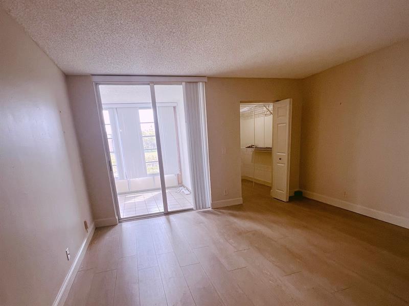 Image 13 of 19 For 370 76th Ave  202