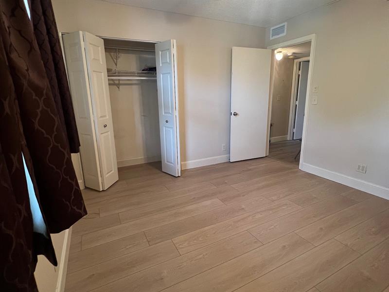 Image 14 of 19 For 370 76th Ave  202