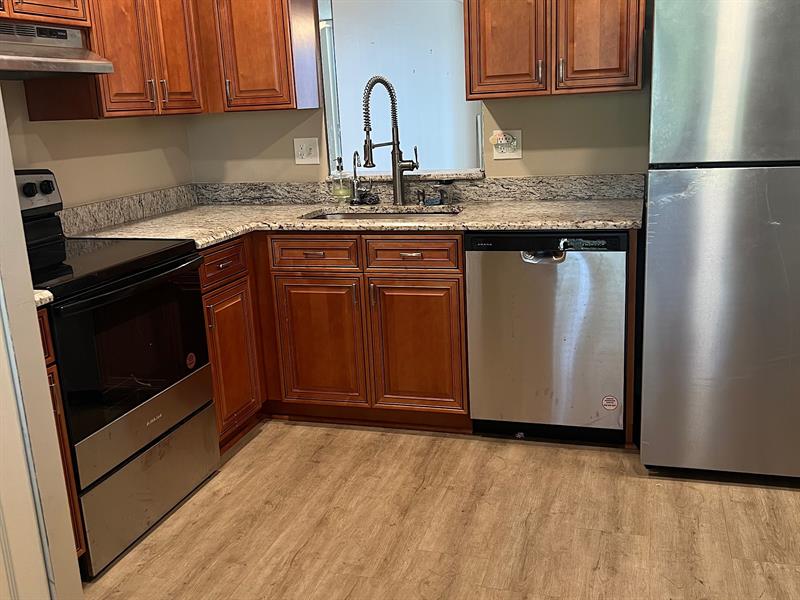 Image 4 of 19 For 370 76th Ave  202