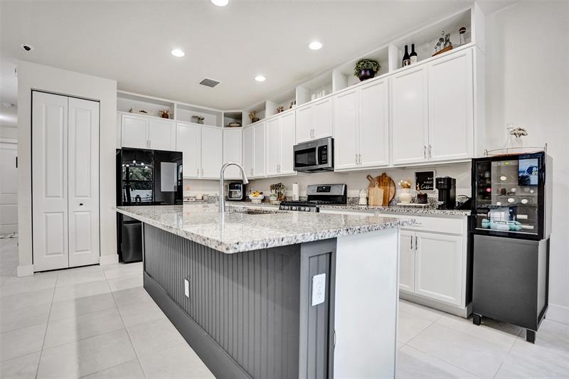 Image 10 of 37 For 7464 Estero Dr