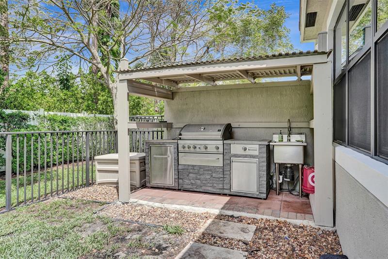 Image 29 of 37 For 7464 Estero Dr