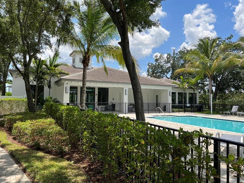 Image 31 of 37 For 7464 Estero Dr