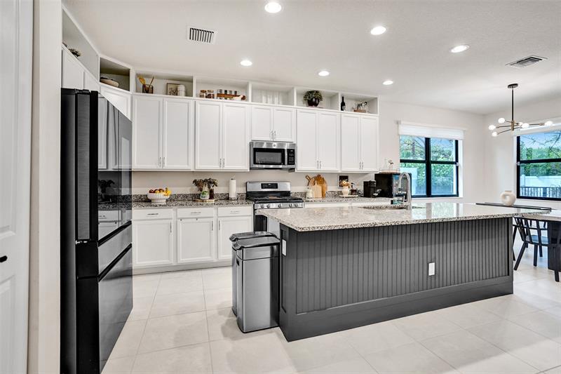 Image 9 of 37 For 7464 Estero Dr