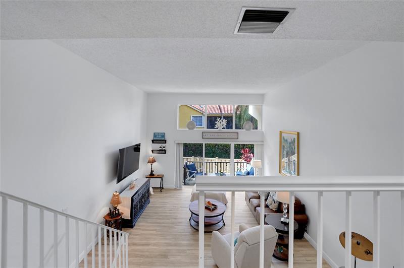 Image 17 of 86 For 5555 Ocean Blvd  62