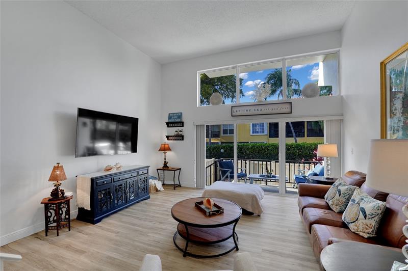 Image 19 of 86 For 5555 Ocean Blvd  62