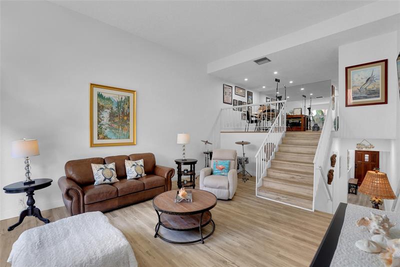 Image 23 of 86 For 5555 Ocean Blvd  62