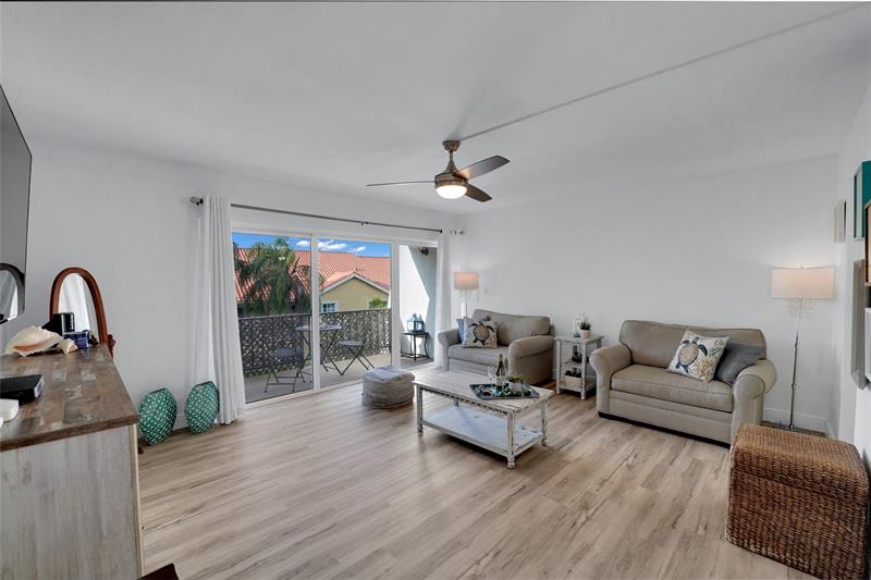 Image 29 of 86 For 5555 Ocean Blvd  62