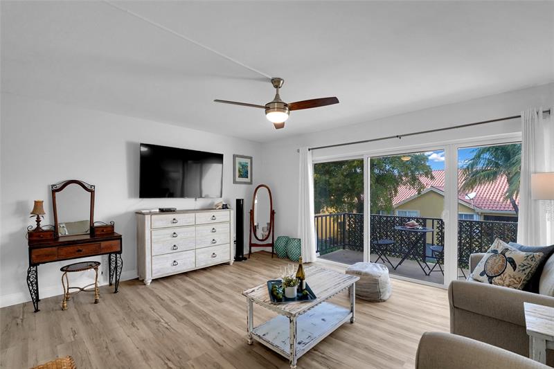 Image 30 of 86 For 5555 Ocean Blvd  62