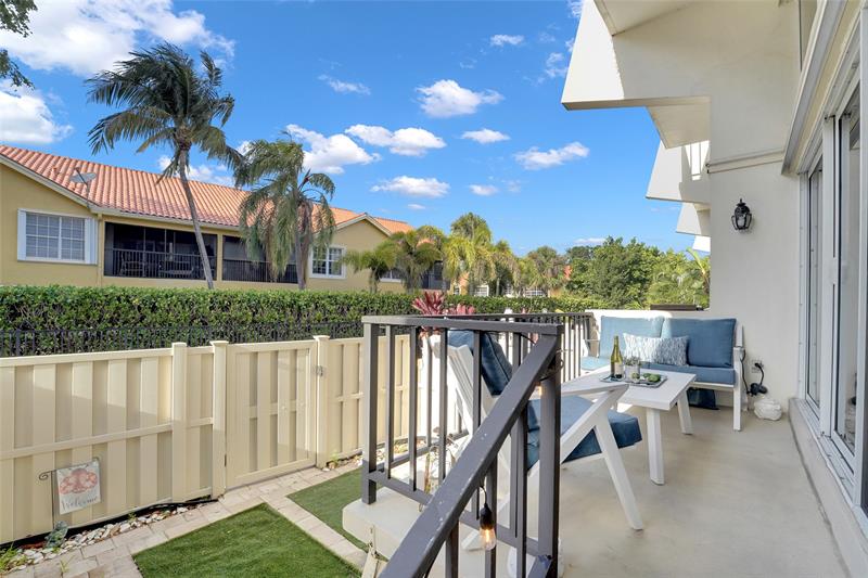 Image 35 of 86 For 5555 Ocean Blvd  62