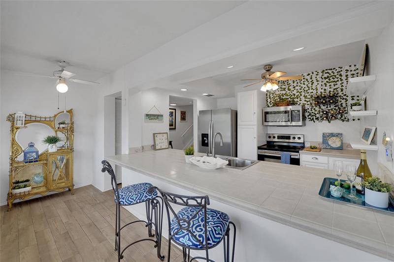 Image 4 of 86 For 5555 Ocean Blvd  62