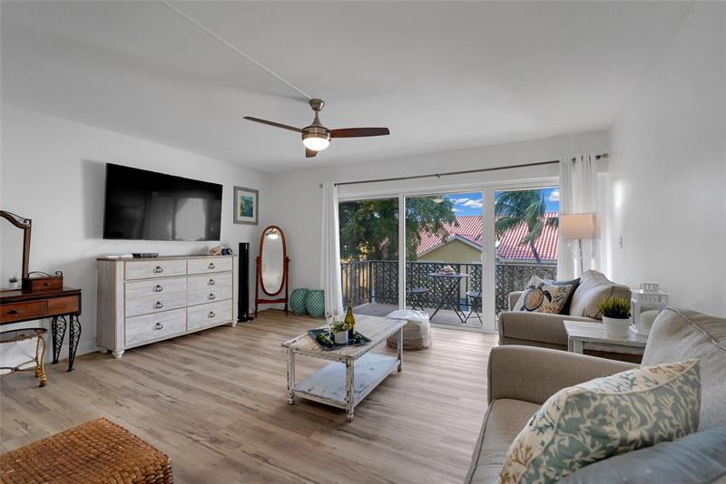 Image 44 of 86 For 5555 Ocean Blvd  62