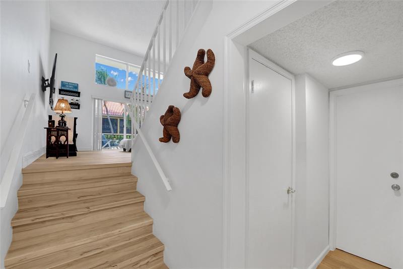 Image 63 of 86 For 5555 Ocean Blvd  62