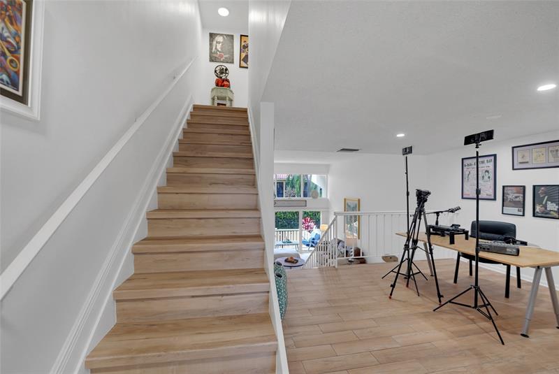 Image 64 of 86 For 5555 Ocean Blvd  62