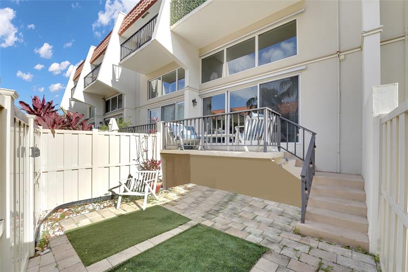Image 66 of 86 For 5555 Ocean Blvd  62
