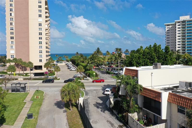 Image 71 of 86 For 5555 Ocean Blvd  62