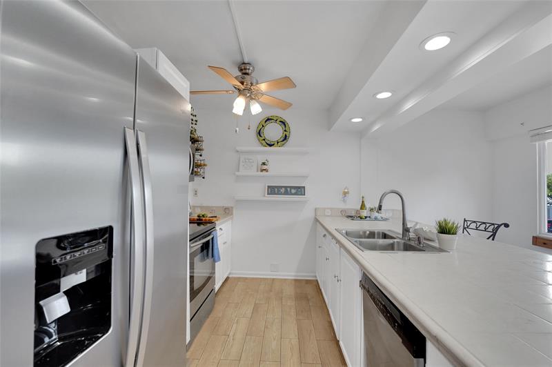 Image 8 of 86 For 5555 Ocean Blvd  62