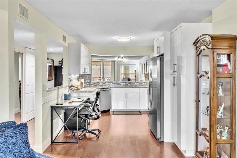 Image 14 of 68 For 7767 Granville Dr  310