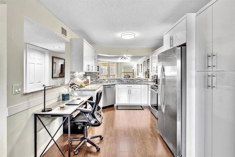 Image 4 of 68 For 7767 Granville Dr  310