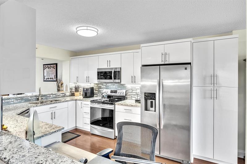 Image 9 of 68 For 7767 Granville Dr  310